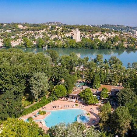 Camping Du Pont D'Avignon Hotel Exterior photo